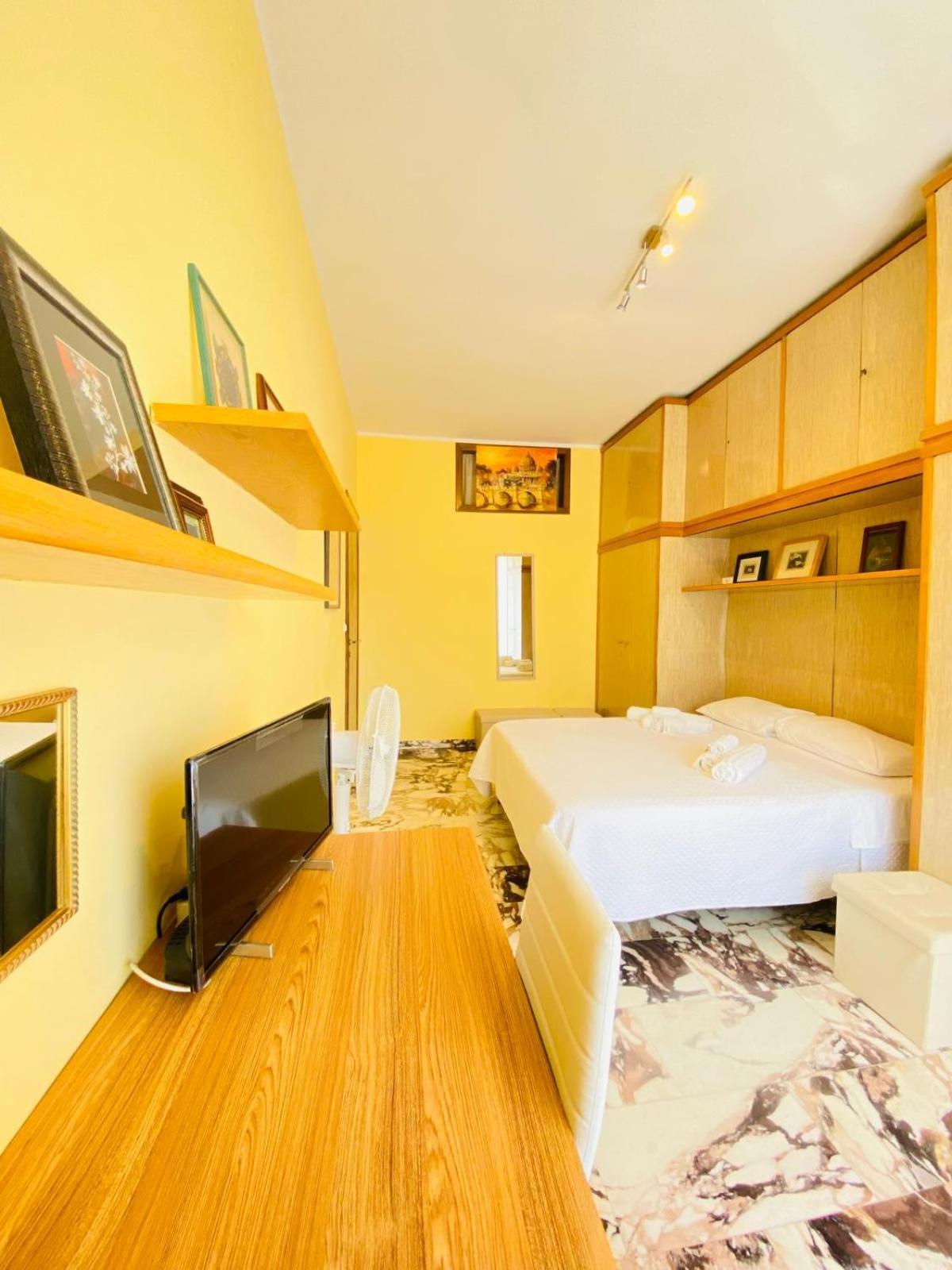 Le - Suites, Center! Guest house *